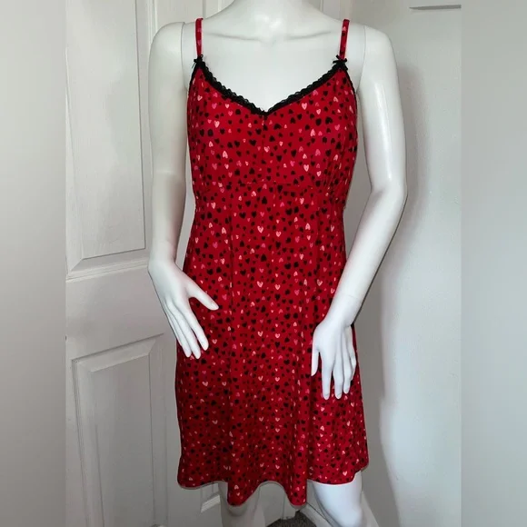 Red Heart Patterned Women's ROBE AND ALEEP DRESS “ Rene Rofe” - Picture 2 of 6